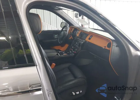 2022 Rolls-Royce Cullinan z USA, uszkodzony, nr VIN SLATV8C08NU210863